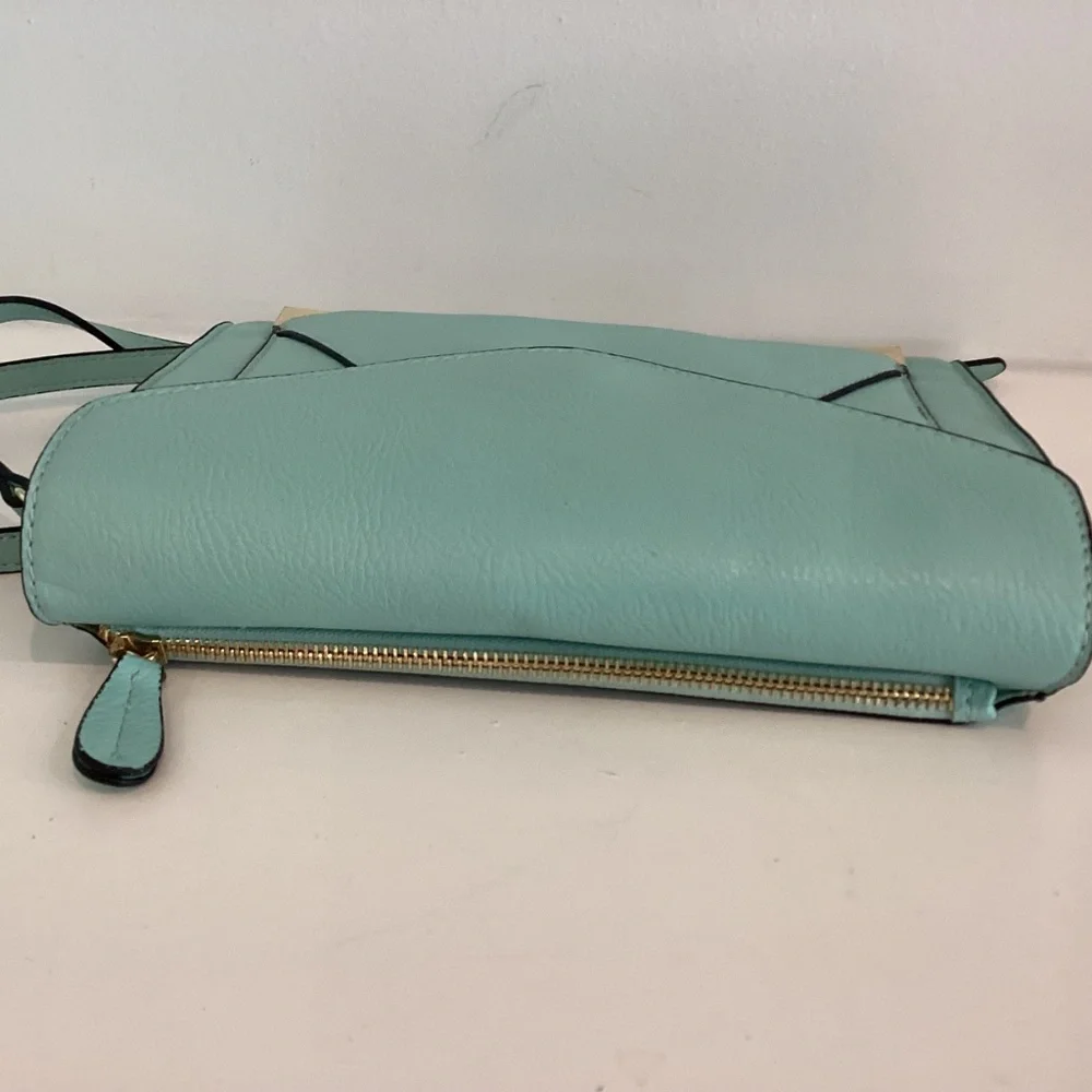 Apartment 9 APT.9 Turquoise aqua blue crossbody purse Beautiful 😍